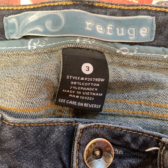 Refuge Women’s Distressed Jeans Size 3 - Picture 2 of 7